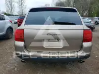2004 Porsche Cayenne photo