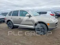 2004 Porsche Cayenne photo