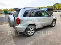 2004 Toyota RAV4 photo