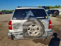 2004 Toyota RAV4 photo