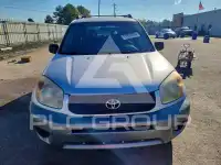 2004 Toyota RAV4 photo