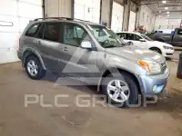 2004 Toyota RAV4 photo