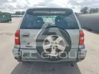 2004 Toyota RAV4 фото