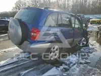 2004 Toyota RAV4 photo