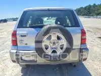 2004 Toyota RAV4 photo