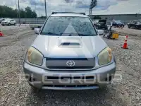 2004 Toyota RAV4 photo