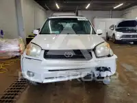 2004 Toyota RAV4 фото