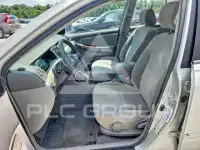 2004 Toyota COROLLA фото