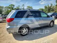 2004 Toyota SIENNA photo