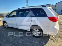 2004 Toyota SIENNA photo