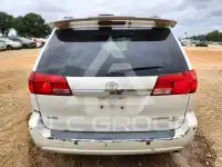 2004 Toyota SIENNA фото