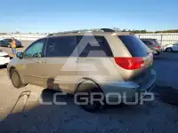 2004 Toyota SIENNA photo