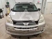 2004 Toyota SIENNA photo