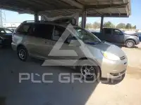 2004 Toyota SIENNA photo
