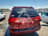 2004 Toyota SIENNA photo