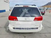 2004 Toyota SIENNA photo
