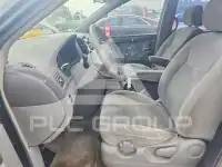 2004 Toyota SIENNA photo