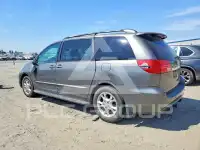2004 Toyota SIENNA photo