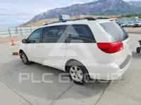 2004 Toyota SIENNA photo