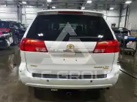 2004 Toyota SIENNA фото