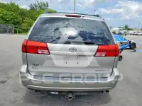2004 Toyota SIENNA фото