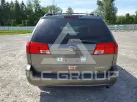 2004 Toyota SIENNA photo