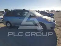 2004 Toyota SIENNA photo