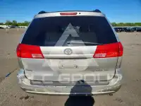 2004 Toyota SIENNA фото