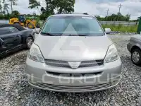 2004 Toyota SIENNA photo