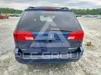2004 Toyota SIENNA photo