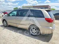 2004 Toyota SIENNA photo