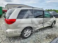 2004 Toyota SIENNA photo