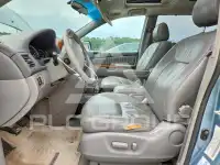 2004 Toyota SIENNA photo