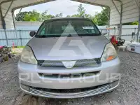 2004 Toyota SIENNA photo
