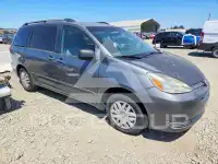 2004 Toyota SIENNA photo