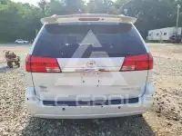 2004 Toyota SIENNA photo