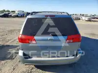 2004 Toyota SIENNA photo