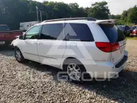 2004 Toyota SIENNA photo