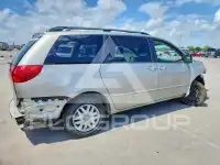 2004 Toyota SIENNA фото