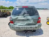 2004 Toyota Highlander photo