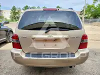 2004 Toyota Highlander photo