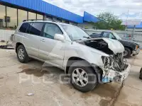 2004 Toyota Highlander photo