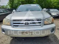 2004 Toyota Highlander photo