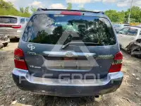 2004 Toyota Highlander photo