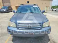 2004 Toyota Highlander photo