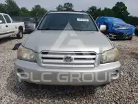 2004 Toyota Highlander photo