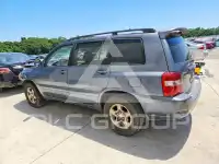 2004 Toyota Highlander photo