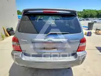 2004 Toyota Highlander photo