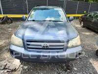 2004 Toyota Highlander photo