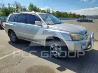 2004 Toyota Highlander photo